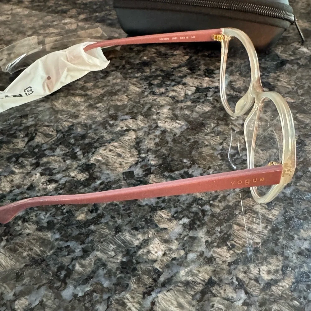 Vogue Eyeglasses Frames Only,‎ With Case New 140 Pink accent 7318